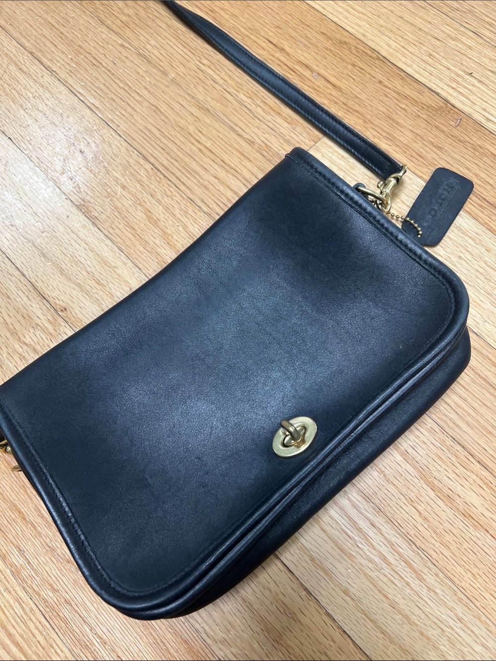 Vintage Coach Black Leather Turnlock Crossbody Bag Style 9755 USA/Costa Rica - Picture 5 of 9